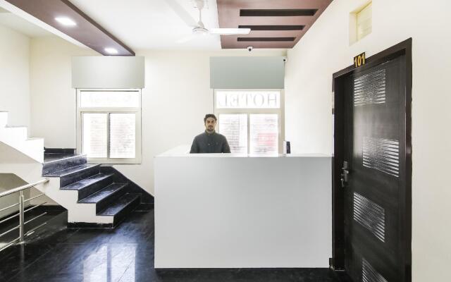 OYO 67353 Hotel Magnum