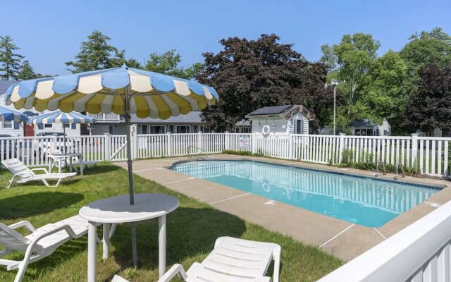 The Beaches Motel and Cottages