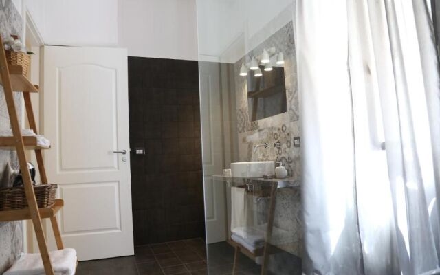 Dimi House