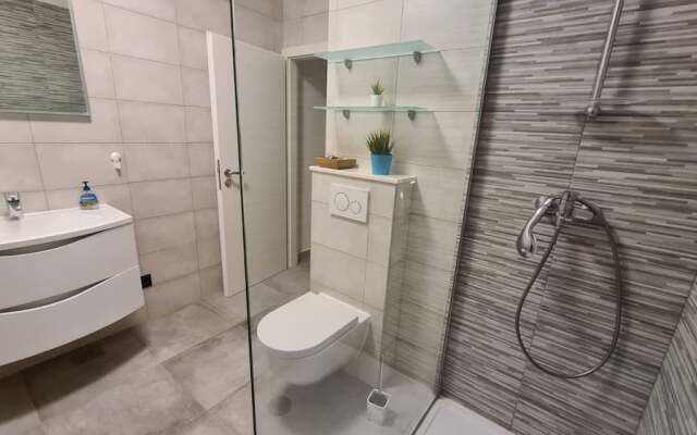 Mila - 80 m From the Beach - A1