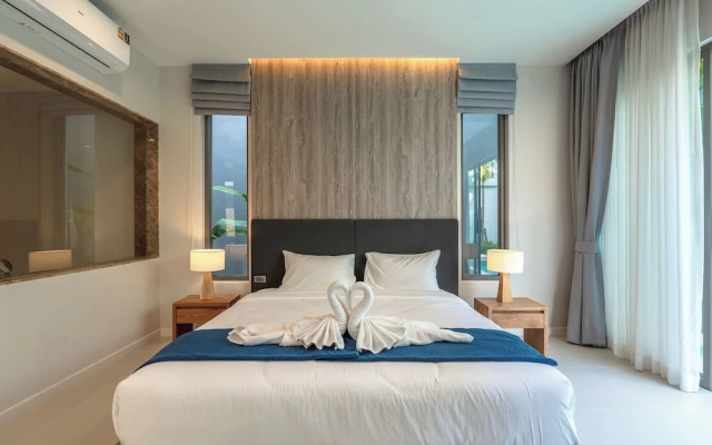 Near Beach & Famous Boat Ave V217