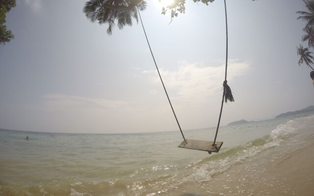Koh Mak Ao Kao White Sand Beach