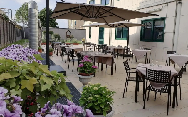 Hotel Parisi