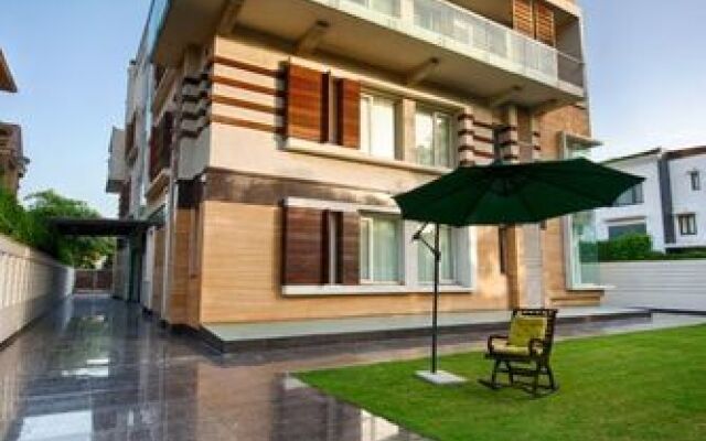 Stately Suites NH 8