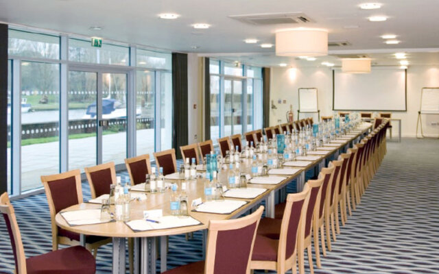 Captains Club Hotel Apartments And Spa