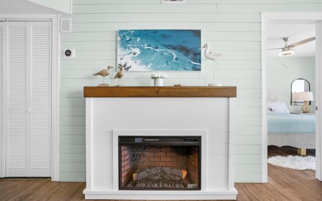 Commodore 1302 Caspian Rose