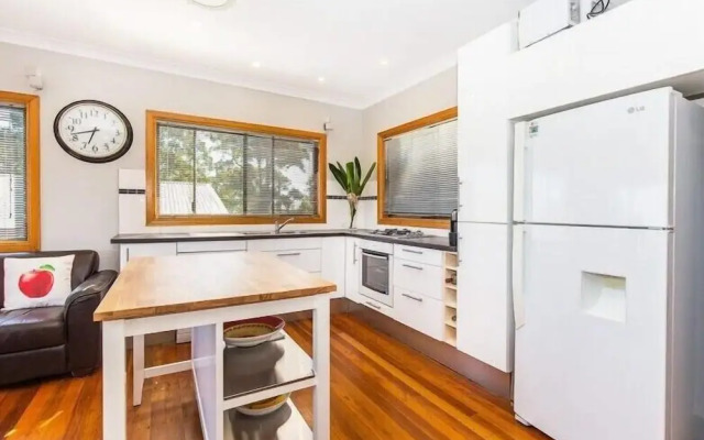 Hillcrest Retreat with River Views