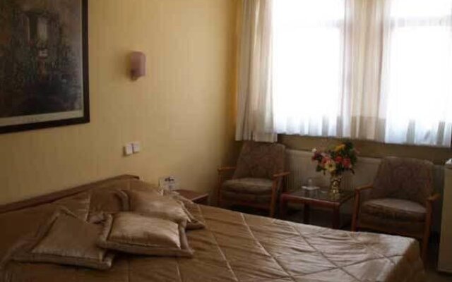 Otel Dikmen