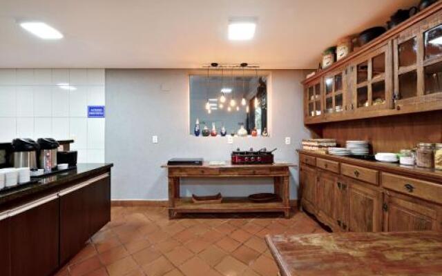 Hotel Senador