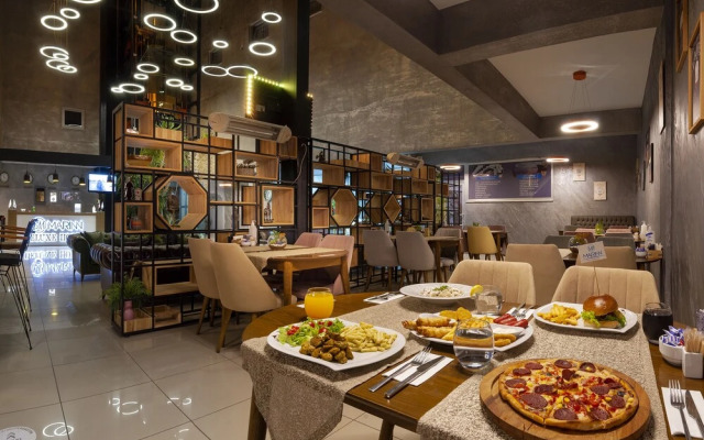 Marinn Deluxe Hotel