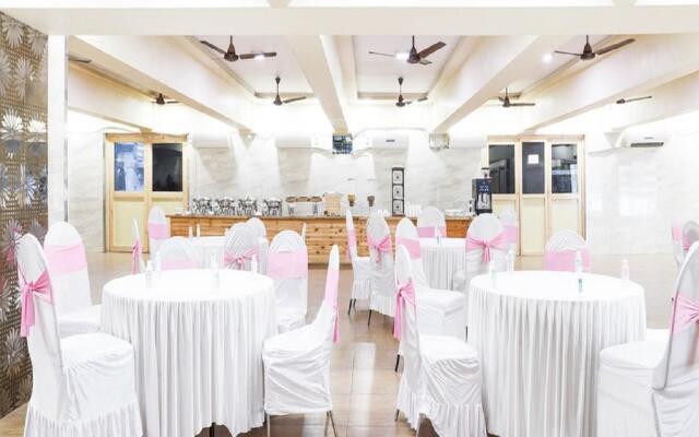 De grandeur hotel & banquets