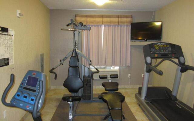 Lakeview Inns & Suites - Fort Nelson