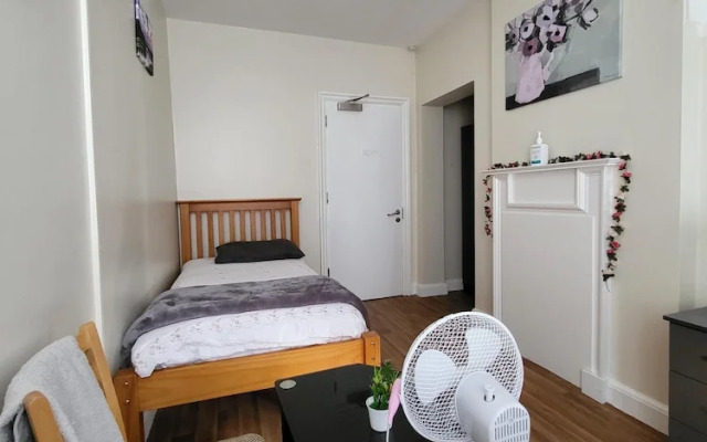 Silver Road Deluxe Retreat in Norwich