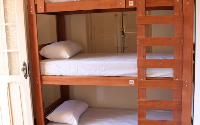 Nuh Hostel - Lourdes