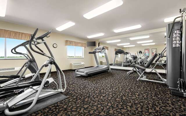Baymont by Wyndham Fremont