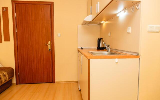 Compact studio with an indoor pool near Cacao Beach