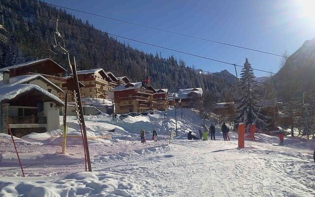 Lou Services Apartment CB9 LSI 001