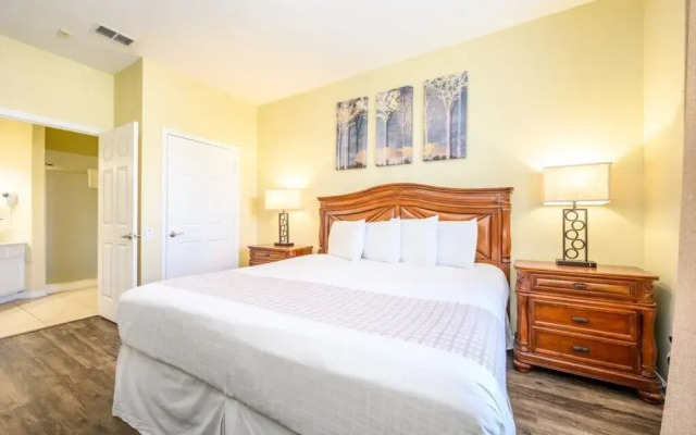 Beautiful Deluxe Condo, Vista Cay - 3015