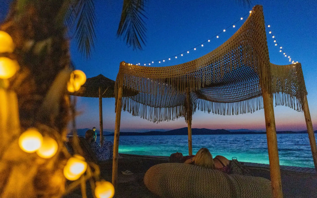 Venus Beach Bungalows Hotel