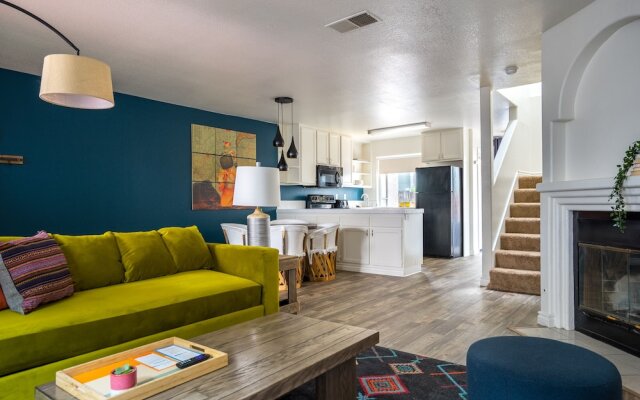 WanderJaunt | Emerald St Townhomes