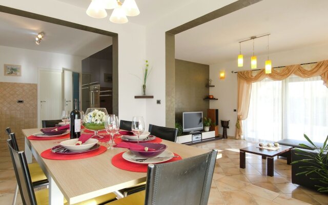Comfortable Holiday Home in Rovinj with Private Pool