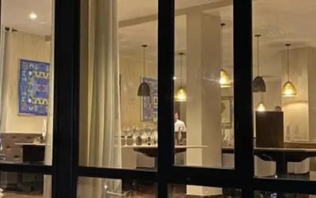 Fly Inn Madagascar Hotel