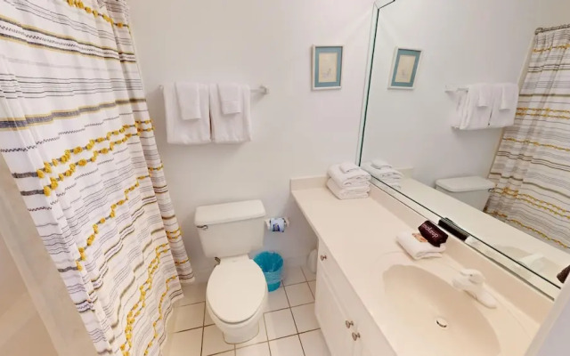 Oceania 807 3 Bedroom Condo by RedAwning