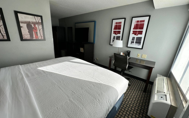 AmericInn by Wyndham Reedsburg