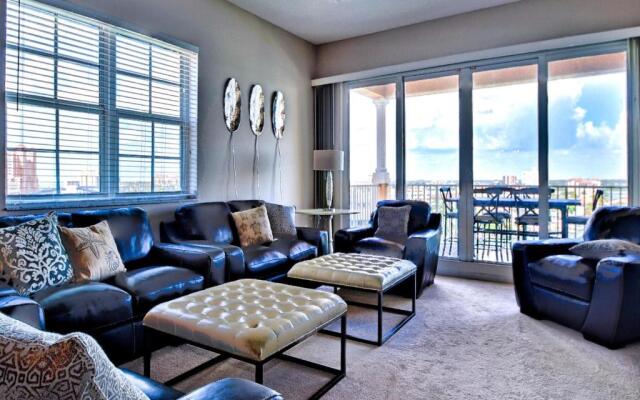 Harborview Grande 700 Waterfront Condo