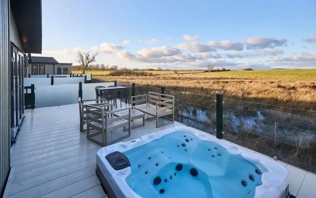 Host Stay Juniper Deluxe Lodge