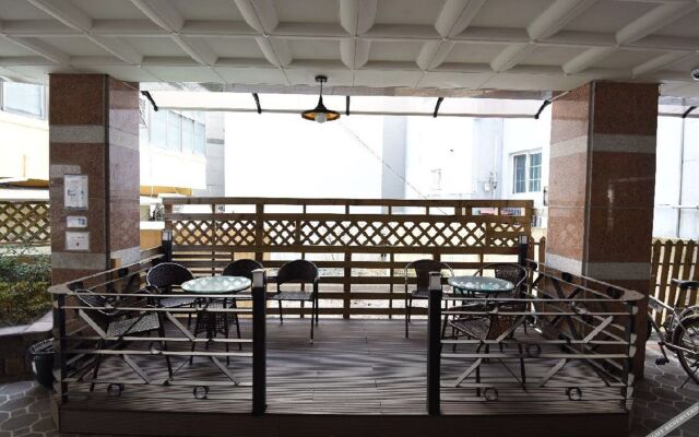 Daewoo Business Hotel