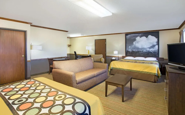 Super 8 New Hampton