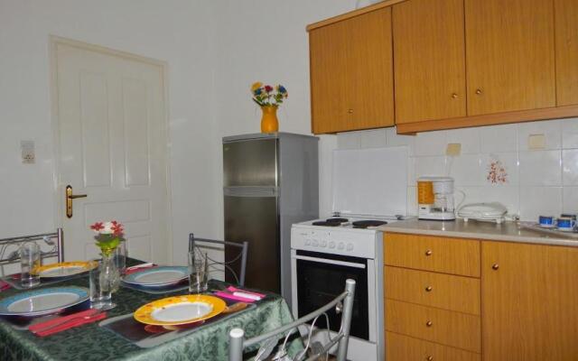 Cozy apartment for 2-5 people-Center Tripoli 1
