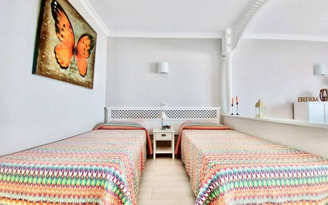 Ocean and Sun Studio Apartment