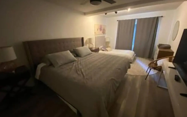 Pool Parking 2 Bedroom Retreat Sleeps 5