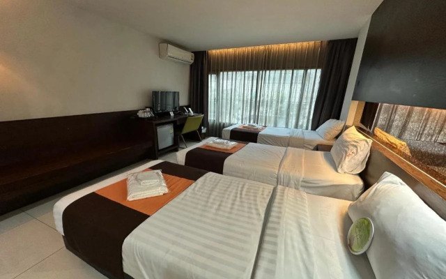 Collection O The Bangkok Airport Link Suite