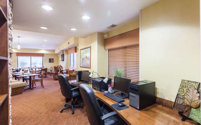 Comfort Suites East Lincoln - Mall Area