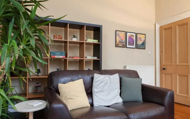 4 Bedroom Apartment Near The Meadows