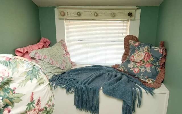 The Cotton Palace Bed and Breakfast