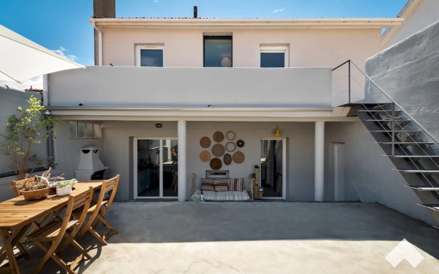 Aguda1 · Aguda's Family House 4BD Parking Barbecue