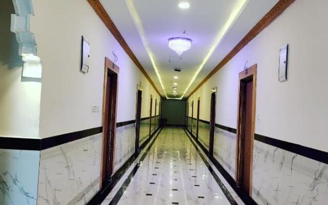Hotel Rajwada Resort