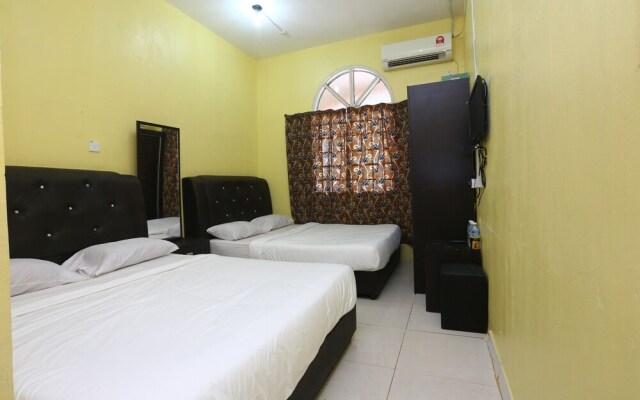 Raz Hotel by OYO Rooms