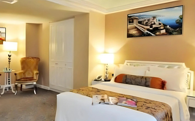 Metropole Hotel