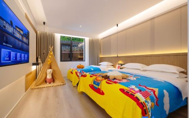 Jiuzhaigou • Four Seasons Homestay – Guest Rooms – Ngawa
