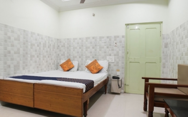 SPOT ON 38697 Hotel Sridhar