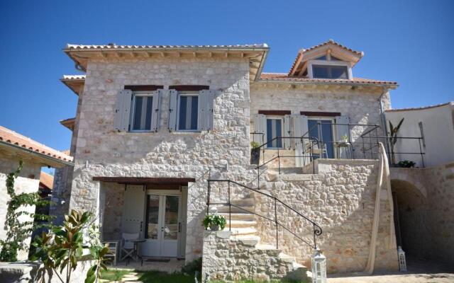 Casa Ovata