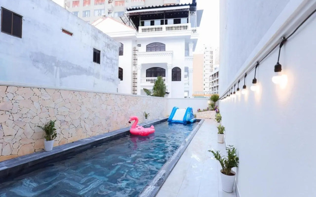 Lavie House 10-2 Lạc Long Quân