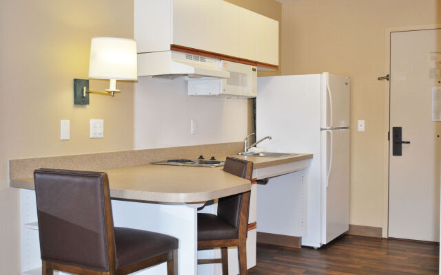 Extended Stay America Suites St Louis Westport Central