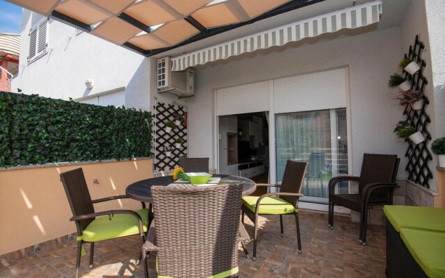 Stunning Apartment in Makarska With Wifi and 1 Bedrooms