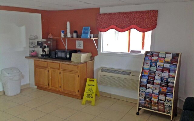 Country Hearth Inn & Suites - Delmar